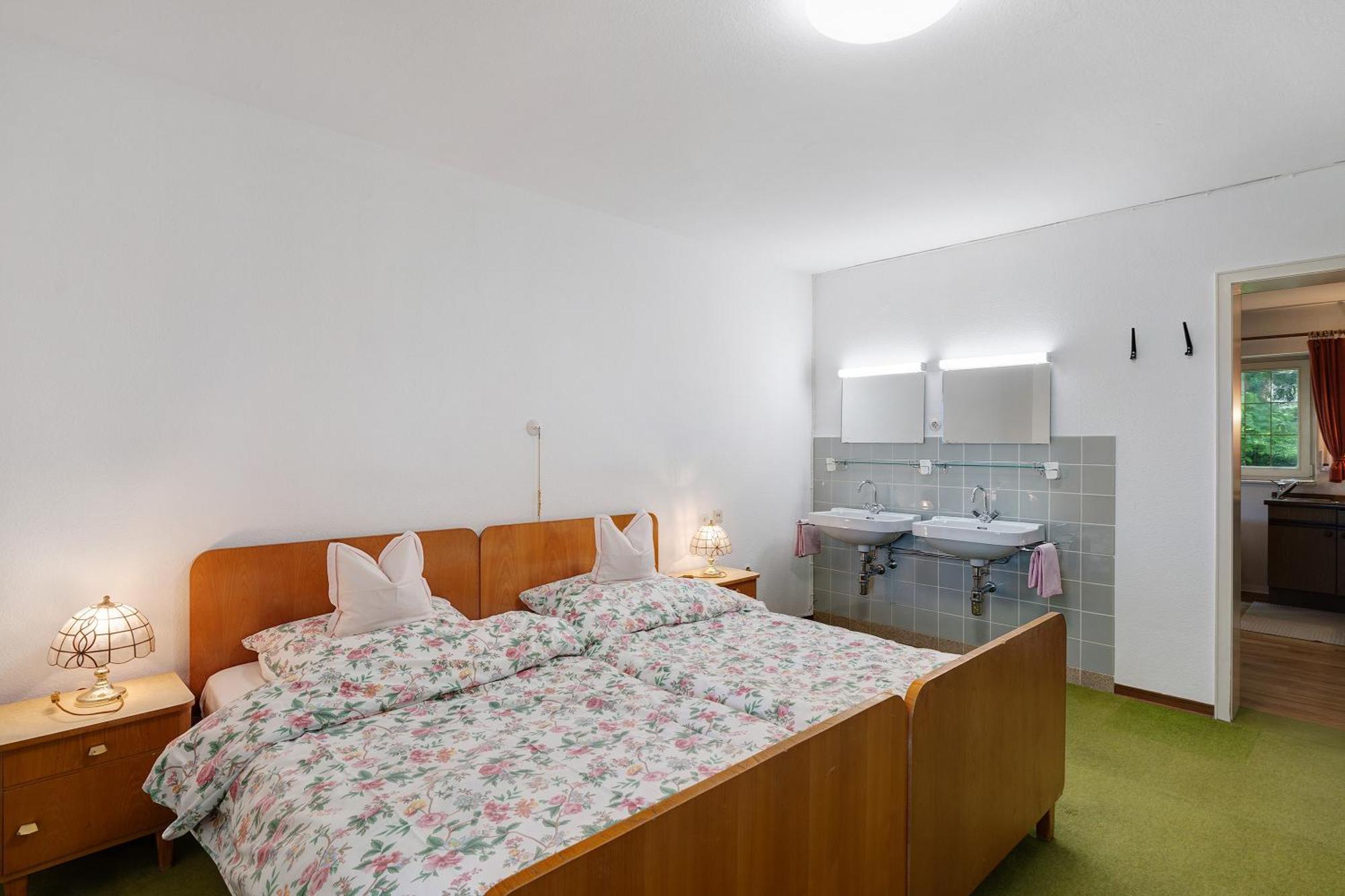 Gaestehaus Hirzel Бад Вилдбад Екстериор снимка